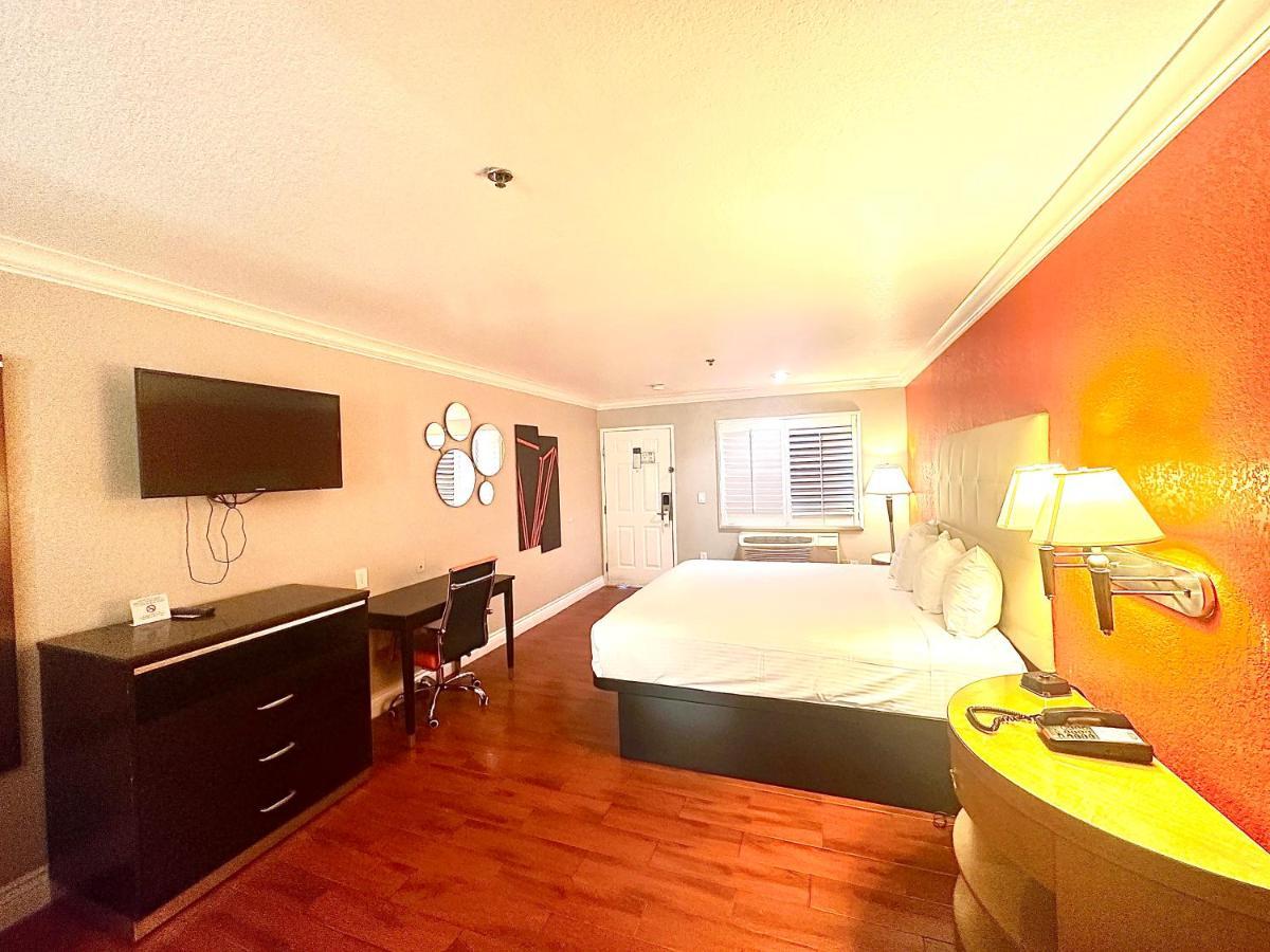 Casa Blanca Hotel & Suites Orange Sr-55 Freeway, Near Honda Center, Chapman University, Disneyland Exterior photo