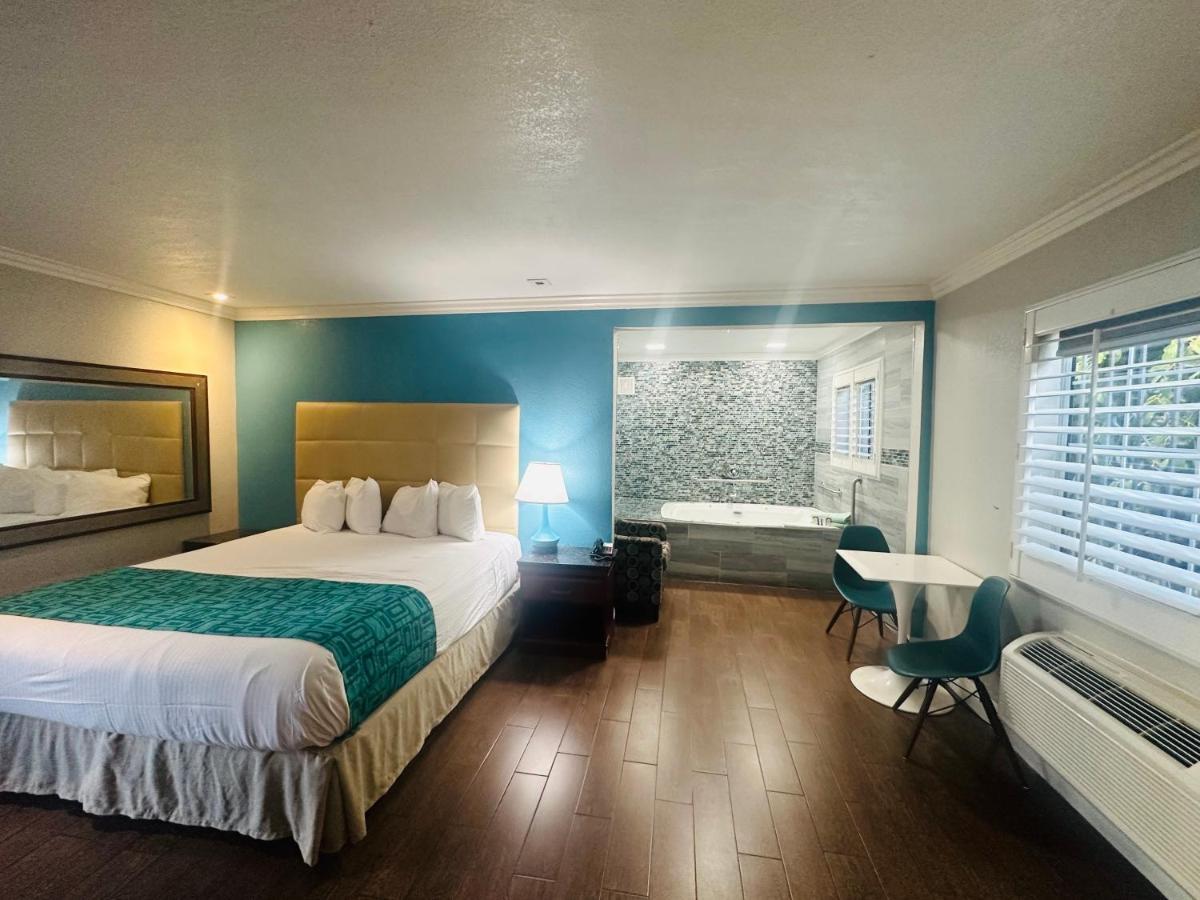 Casa Blanca Hotel & Suites Orange Sr-55 Freeway, Near Honda Center, Chapman University, Disneyland Exterior photo
