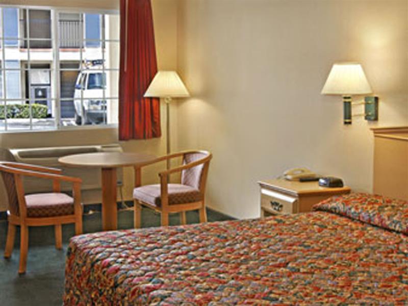 Casa Blanca Hotel & Suites Orange Sr-55 Freeway, Near Honda Center, Chapman University, Disneyland Room photo